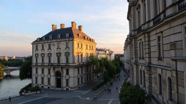 Top 5 Avantages de la Domiciliation d'Entreprise à Lyon 9